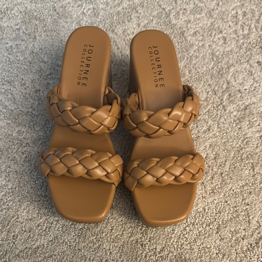 Journee Collection Women's Brown Braided Sandals. New.